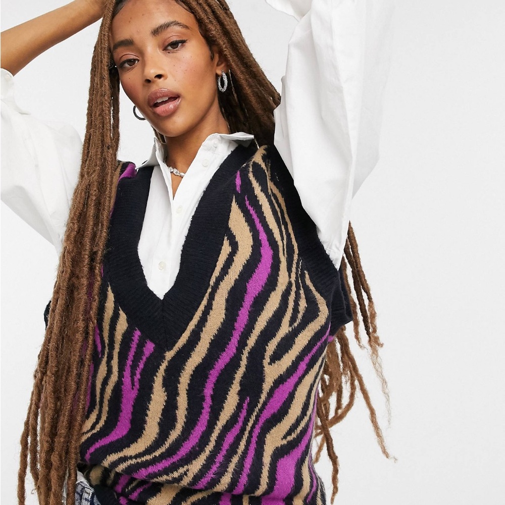 Annorlunda Oversized Sweater Tank in Zebra